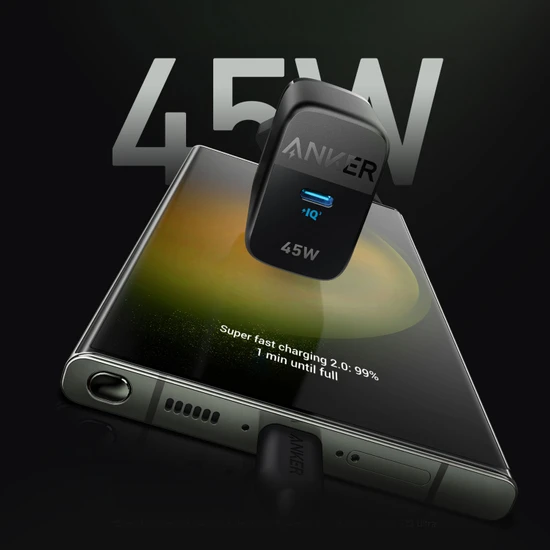 Bir telefon üzerinde siyah Anker 45W şarj cihazı, hızlı şarj hakkında metinle.