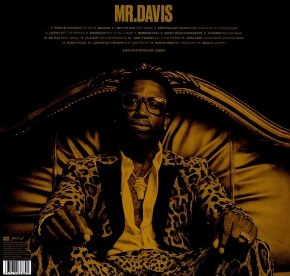 Albumcover mit einem Mann in einem Leopardenmuster-Anzug. Text: MR. DAVIS, Titelliste und Credits.