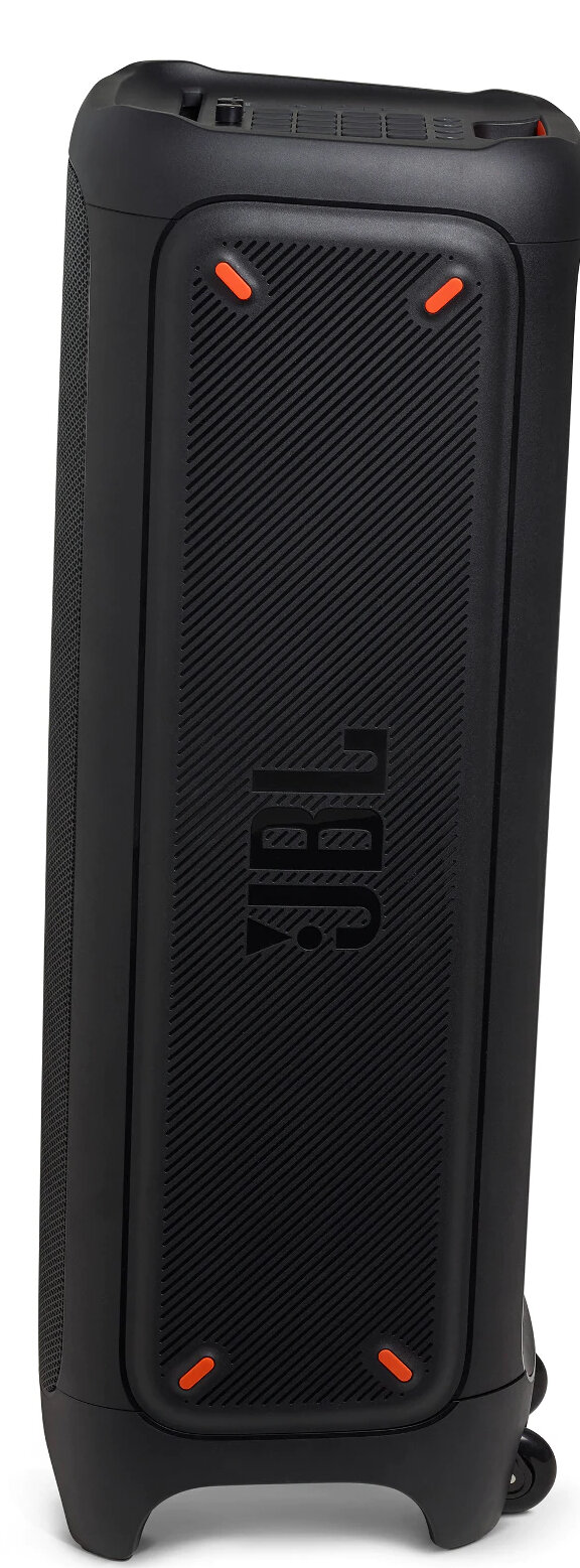 Czarny głośnik JBL z pomarańczowymi akcentami z boku, kółkami i teksturowanym tyłem.