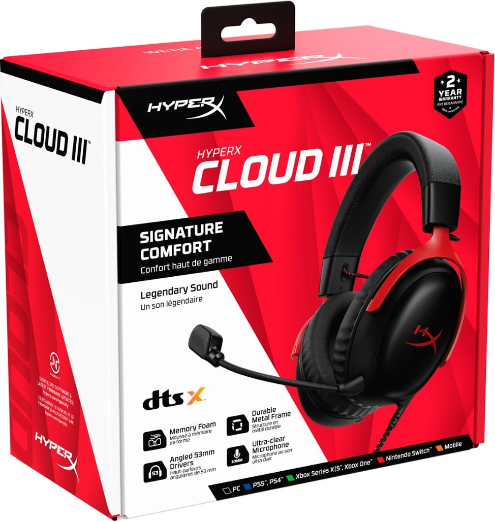Kırmızı ve siyah kulaklık kutusu. Metin: 'HyperX Cloud III'. Aksesuarlar, DTS:X ve konsol uyumluluğu belirtilmiş.