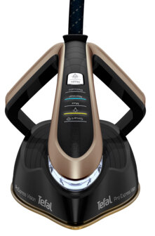 Czarno-złote żelazko Tefal Pro Express Vision z wyświetlaczem.