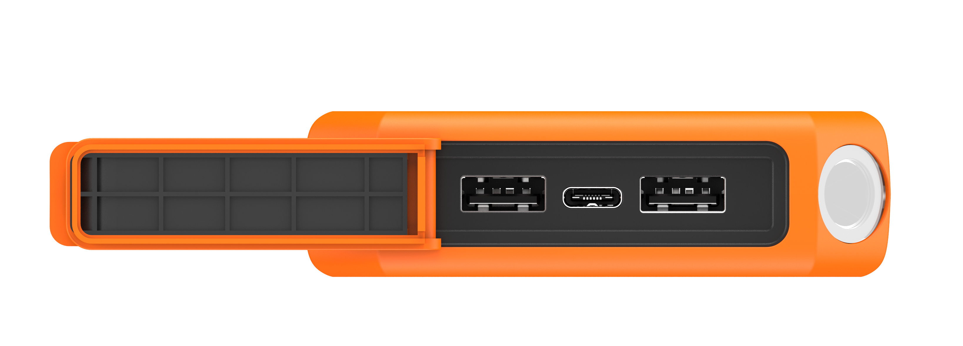 Orange Powerbank mit geöffneter Anschlussabdeckung, USB- und USB-C-Anschlüsse zeigend.