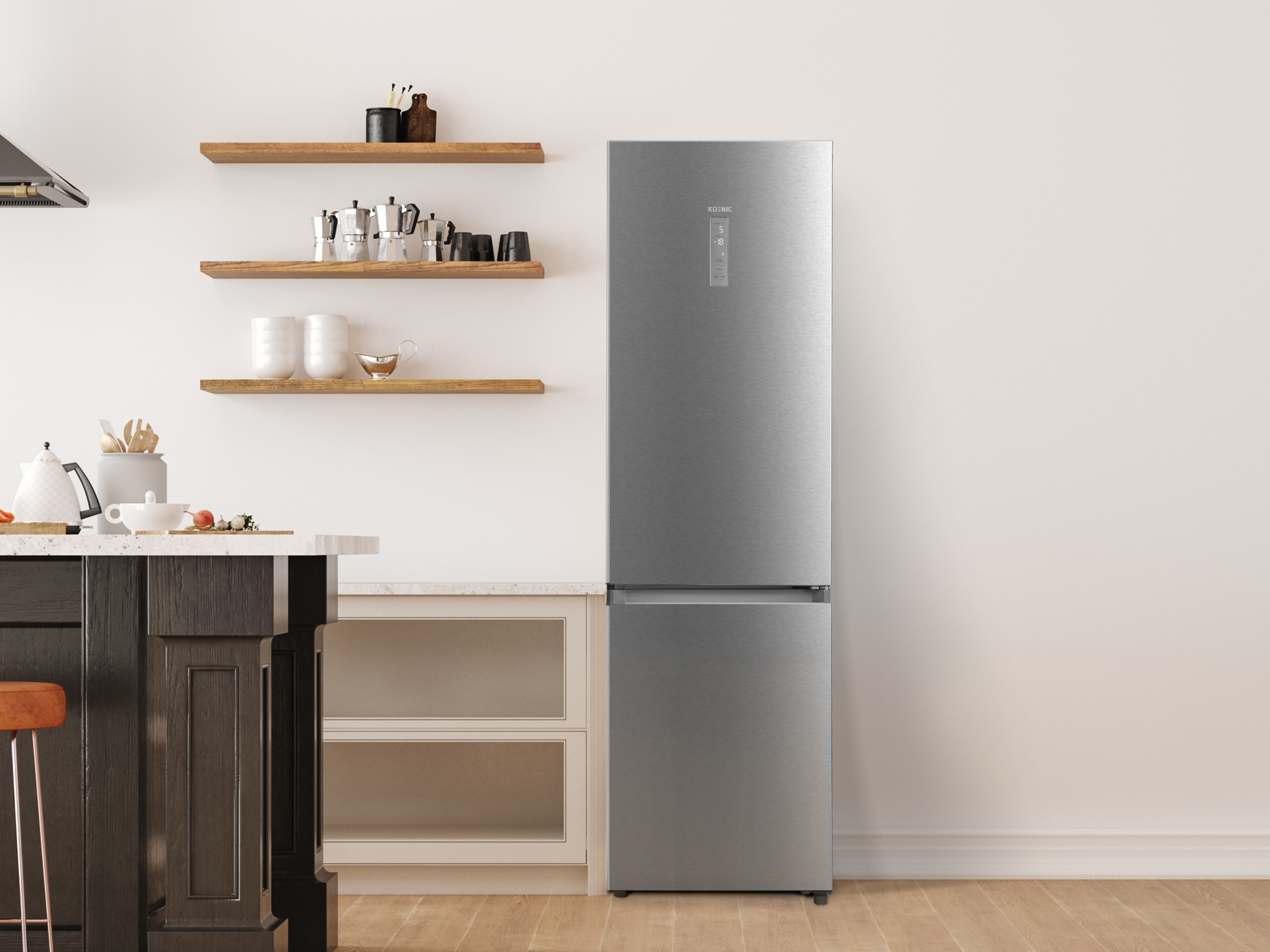 Eine moderne Küche mit einem silbernen Kühlschrank und Holzregalen.
