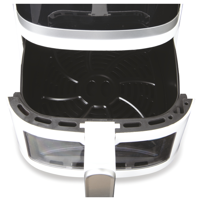 Weißer und schwarzer Airfryer, mit herausgezogenem Korb. Die Innenseite ist schwarz.