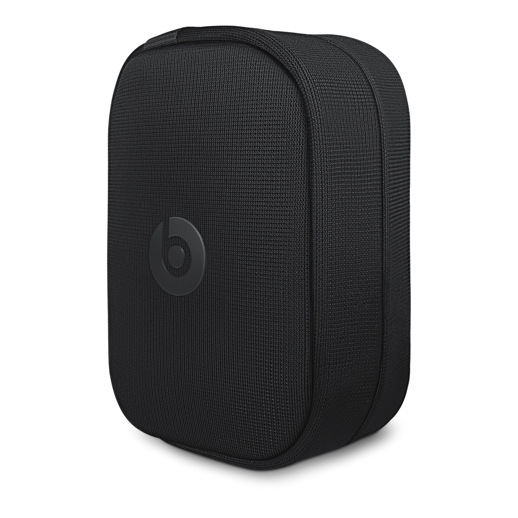 Siyah Beats kulaklık çantası, sade tasarım, belirgin bir Beats logosuyla. Katı, dikdörtgen şekil.