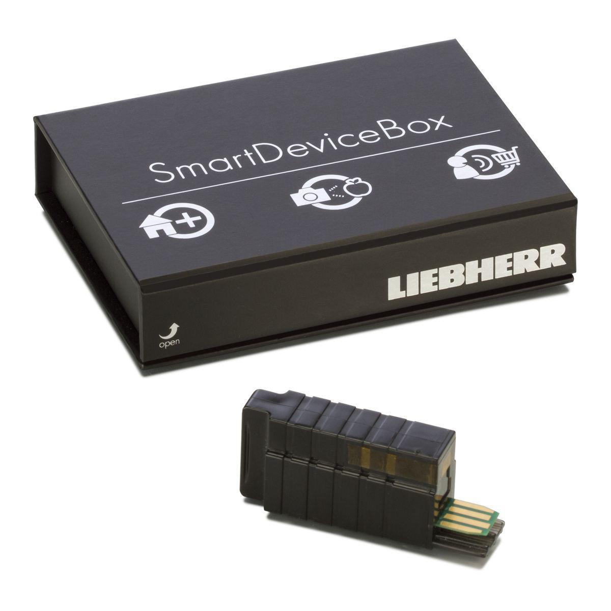 Schwarze Box mit der Aufschrift "SmartDeviceBox" und ein schwarzes Gerät mit USB-Anschluss.