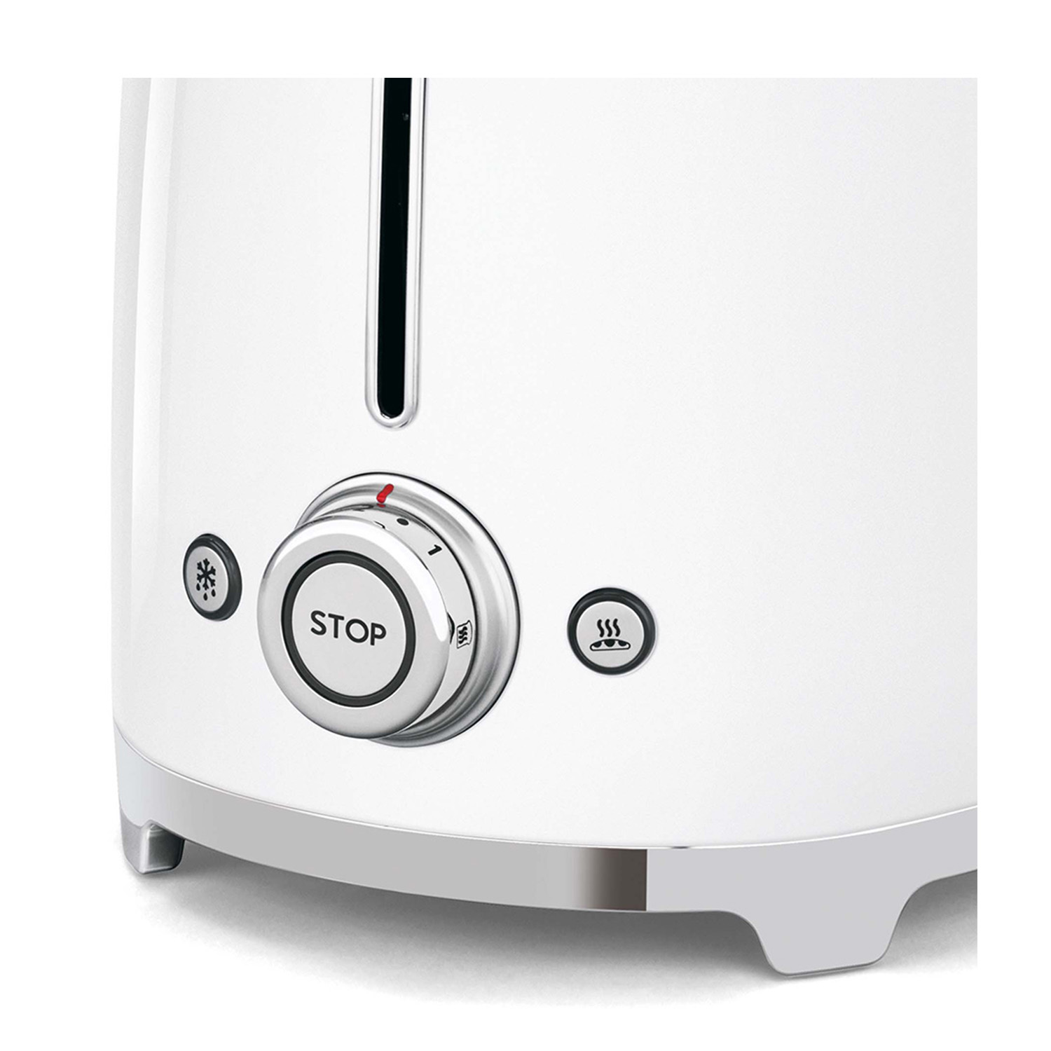 Tostapane bianco con base argentata, pulsanti stop e calore e un quadrante.