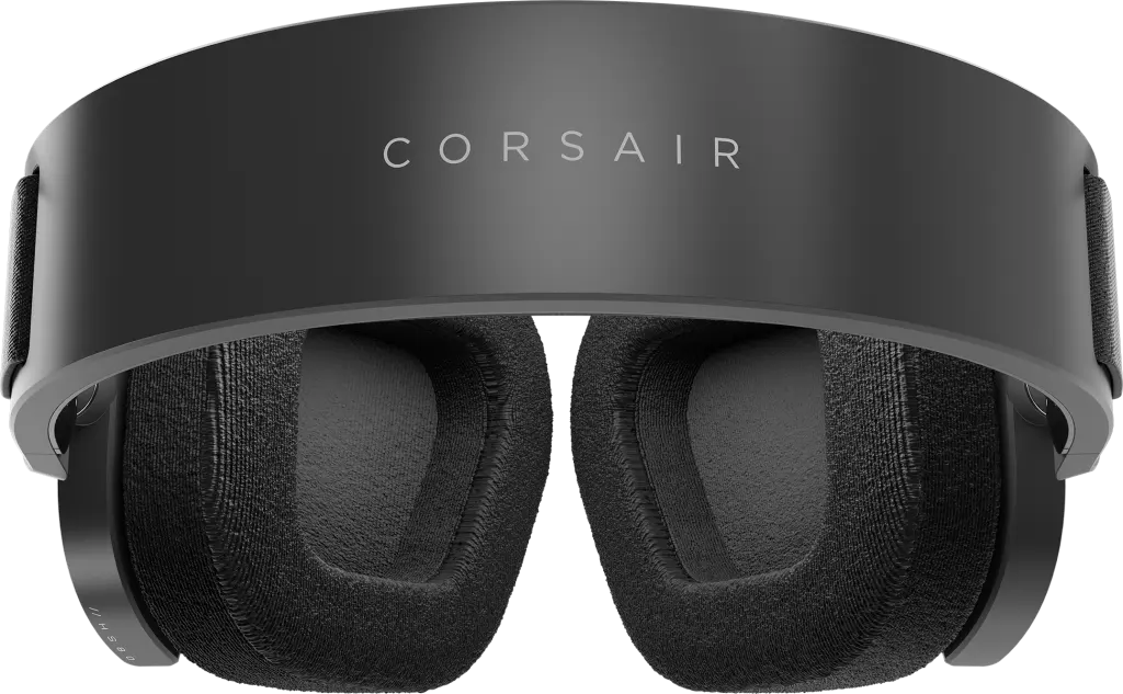 Schwarzes Corsair-Headset. Auf dem oberen Band steht Corsair. Die Ohrmuscheln sind groß und gepolstert, mit dunklem Hintergrund.