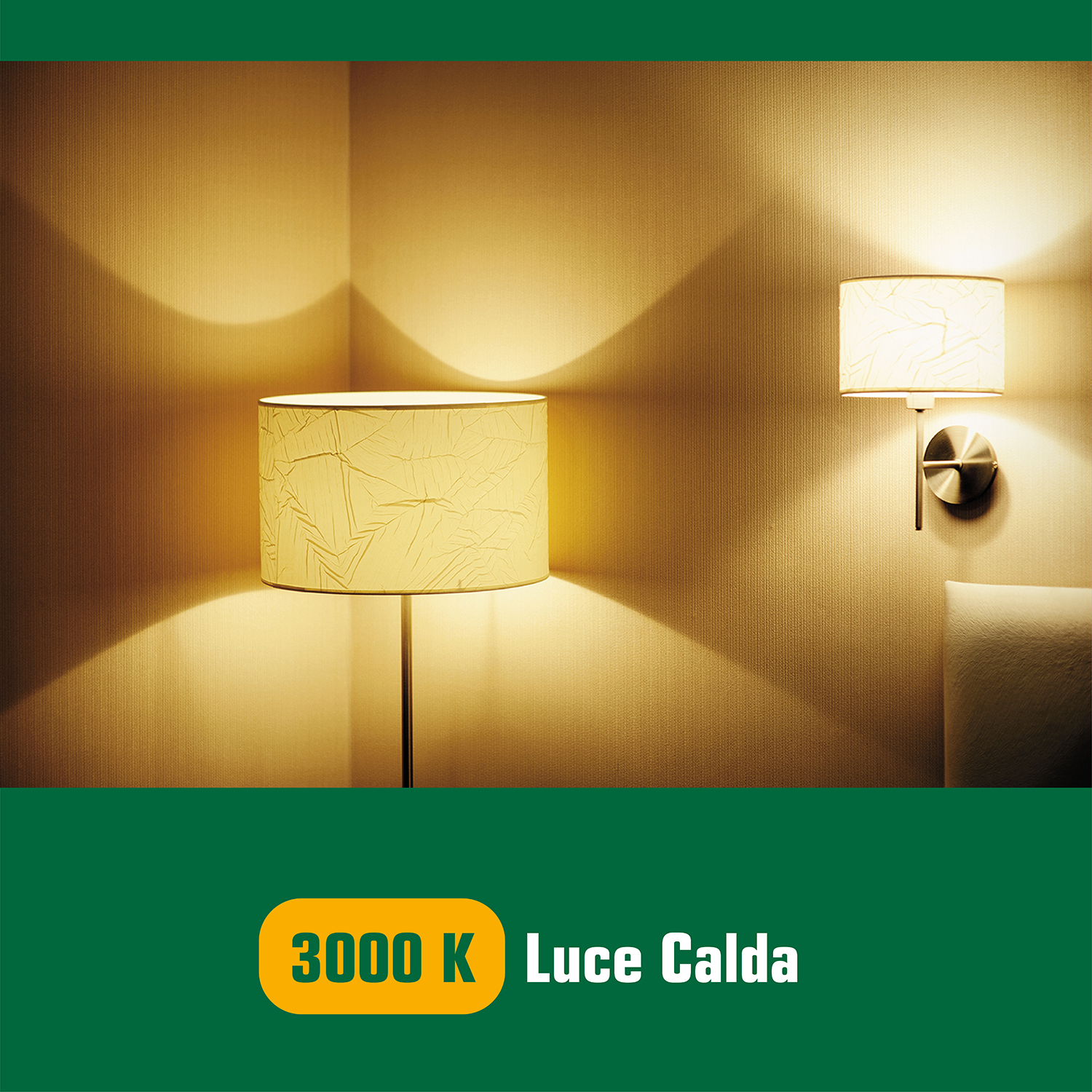 Due lampade che mostrano la luce su un muro. Le lampade sono bianche e hanno una luce calda. Testo: 3000 K Luce Calda.