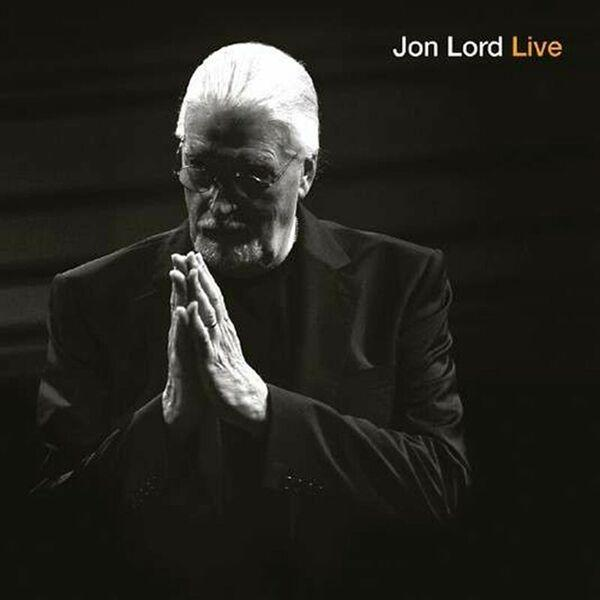 Jon Lord Live album borítója. Egy öltönyös férfi összekulcsolja a kezét. Szöveg a jobb felső sarokban.