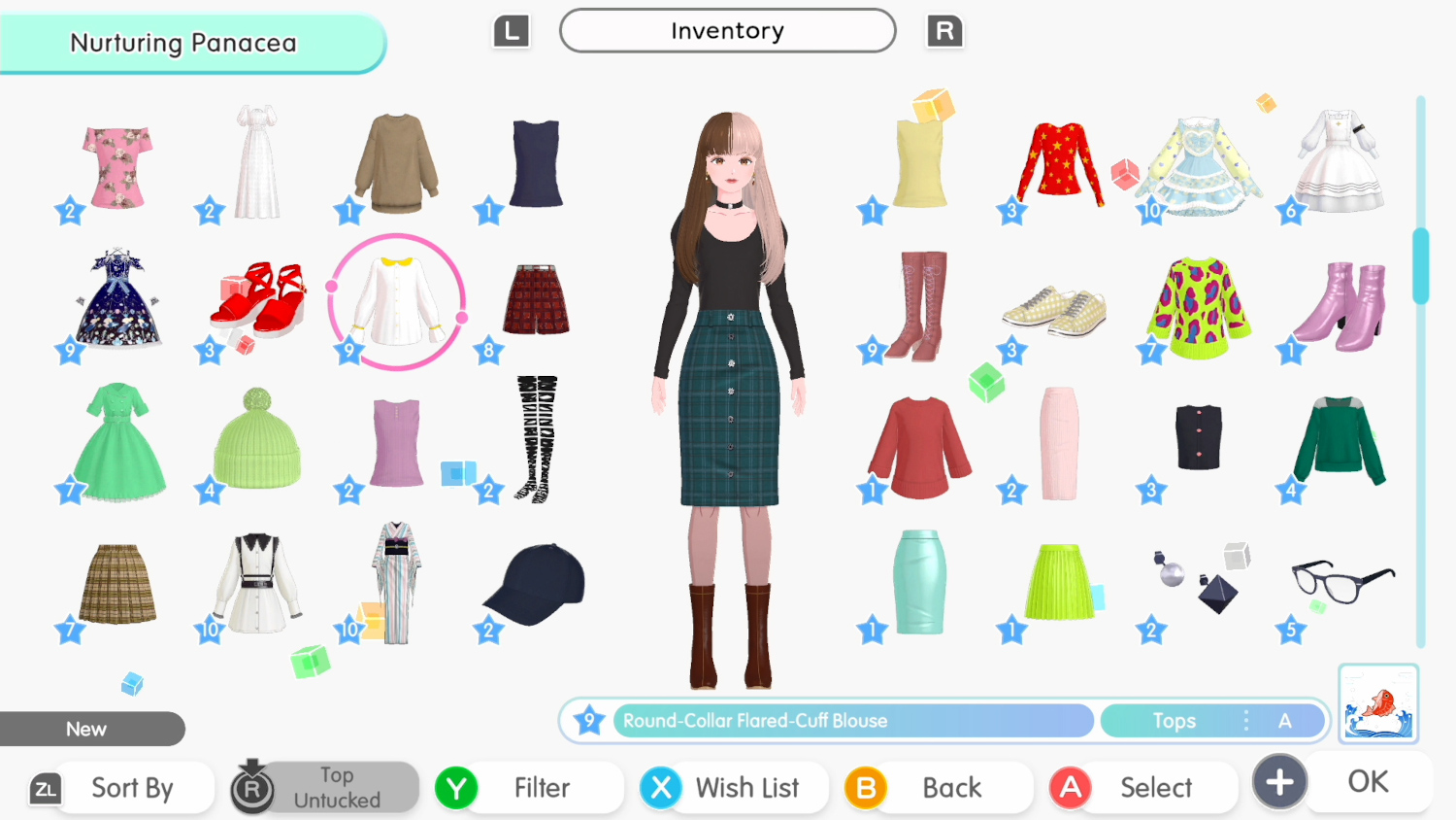 Een screenshot van een game met een personage en diverse kledingopties in een inventarismenu.