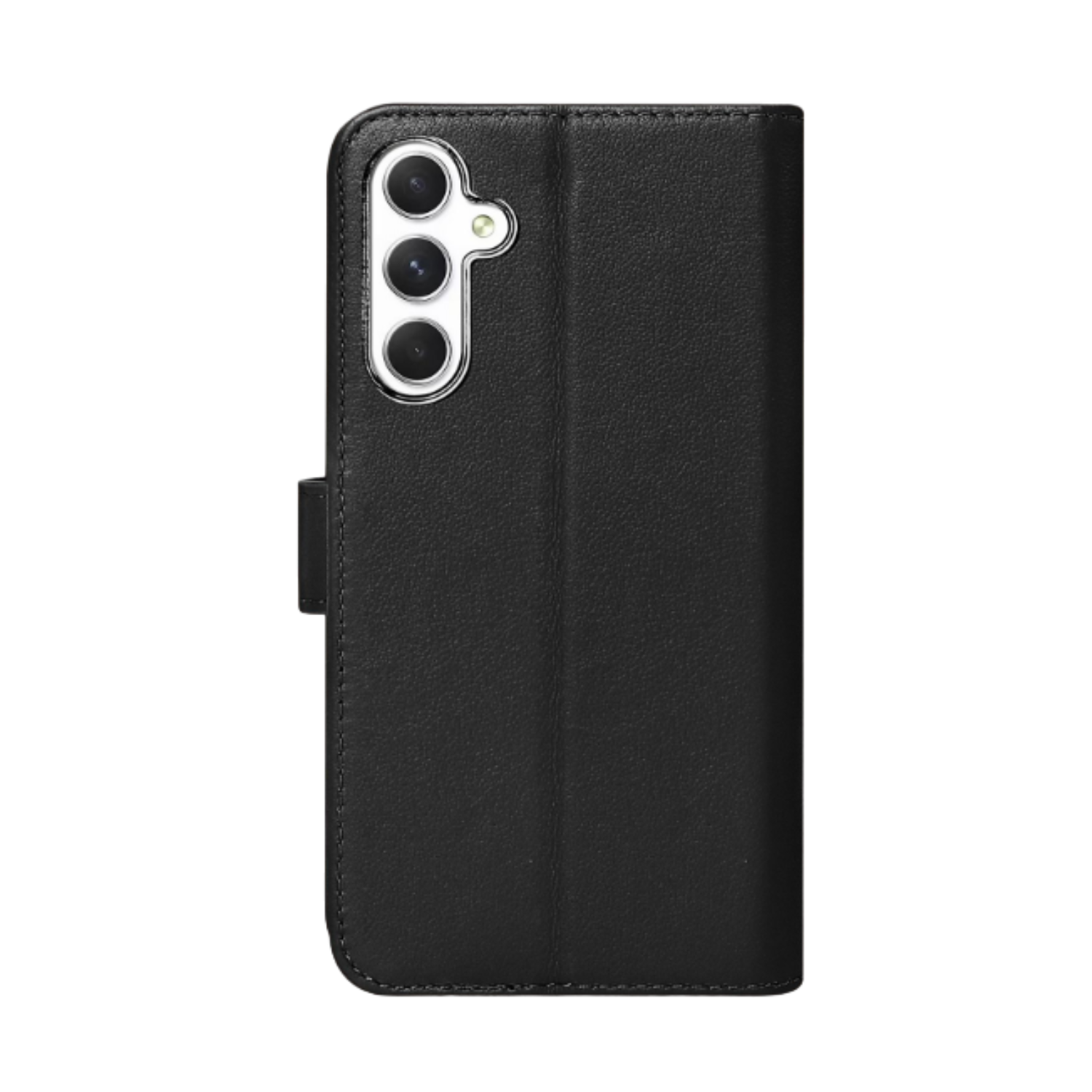 Un étui de téléphone en cuir noir avec trois objectifs d'appareil photo. L'étui est fermé, sécurisé par un fermoir magnétique.