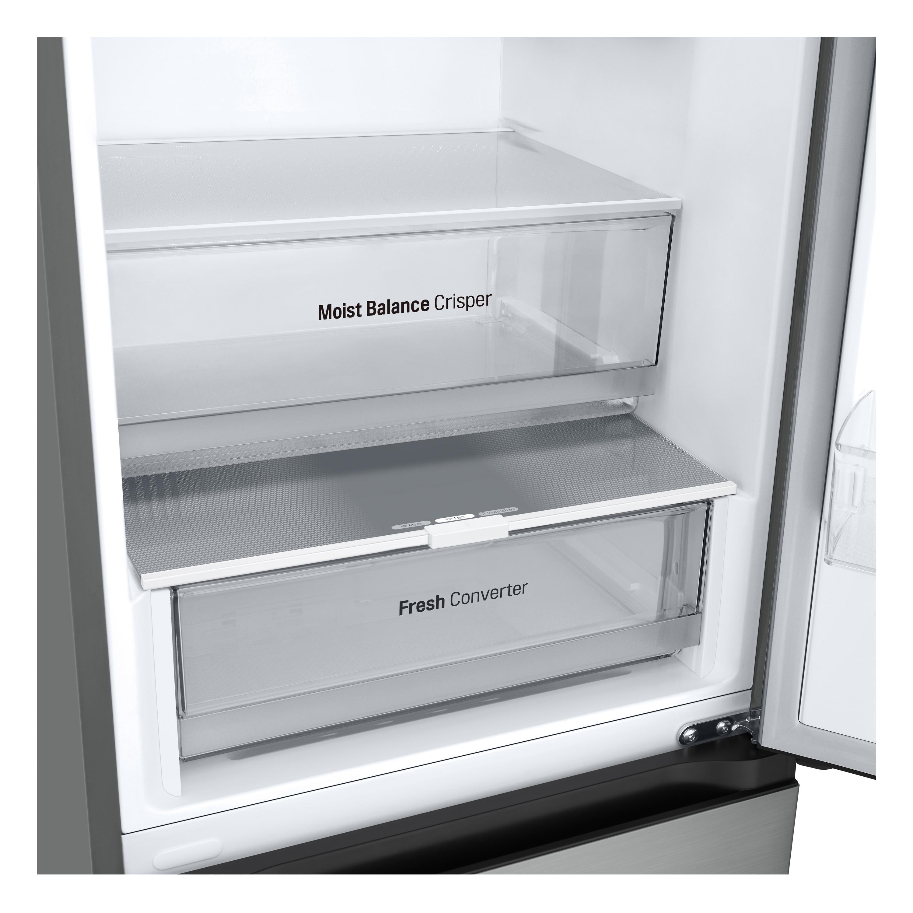 Offener Kühlschrank mit zwei Schubladen: Moist Balance Crisper und Fresh Converter.