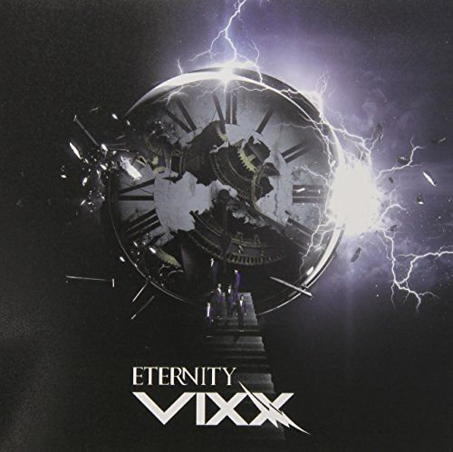 VIXX "Eternity" albumhoes. Toont een klok en bliksem. Donkere achtergrond.