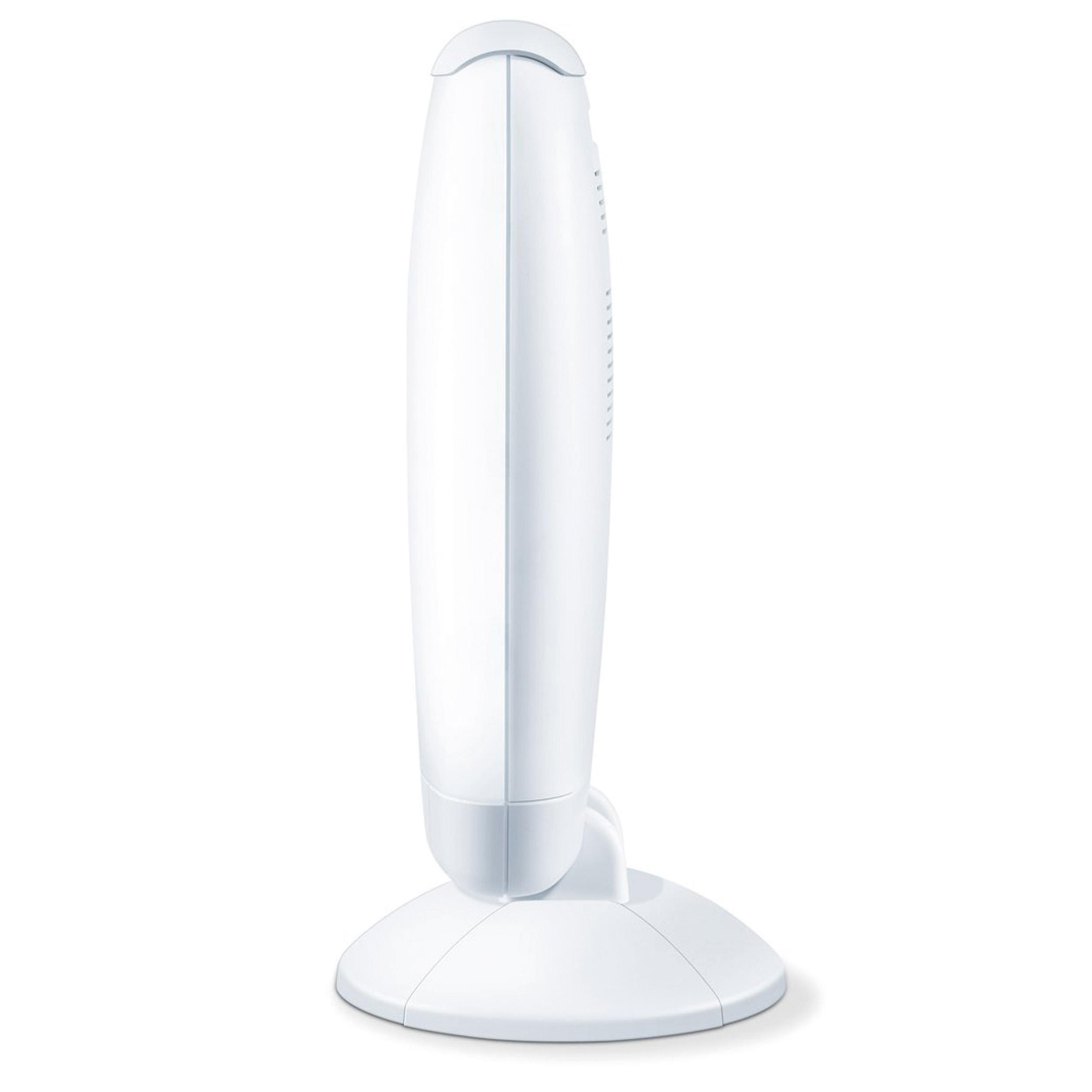 Weißer, aufrechter Luftreiniger. Das Gerät hat einen abgerundeten Sockel und einen hohen, schlanken Körper.