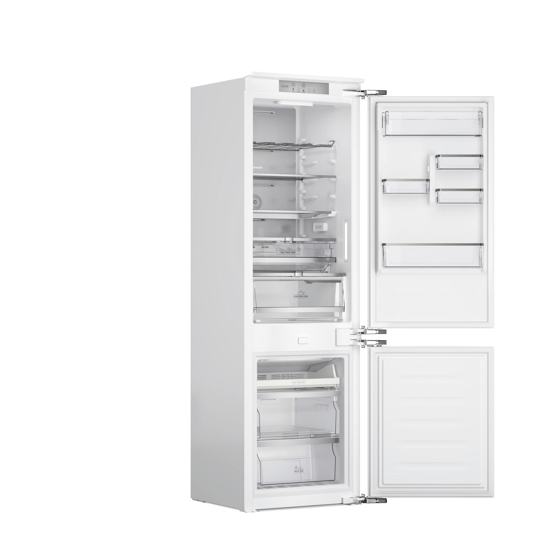 Ein weißer Kühlschrank mit offenen Türen. Der Innenraum ist sichtbar, mit Regalen und Schubladen.