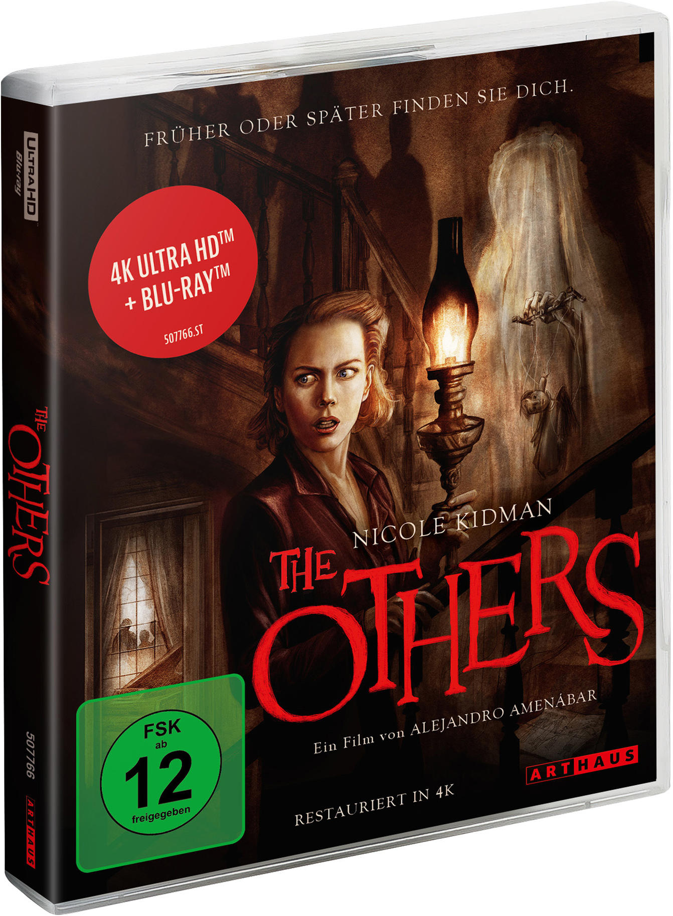 Filmcover von 'The Others' mit Nicole Kidman. Eine Frau in einem Flur mit einem Geist hinter ihr.