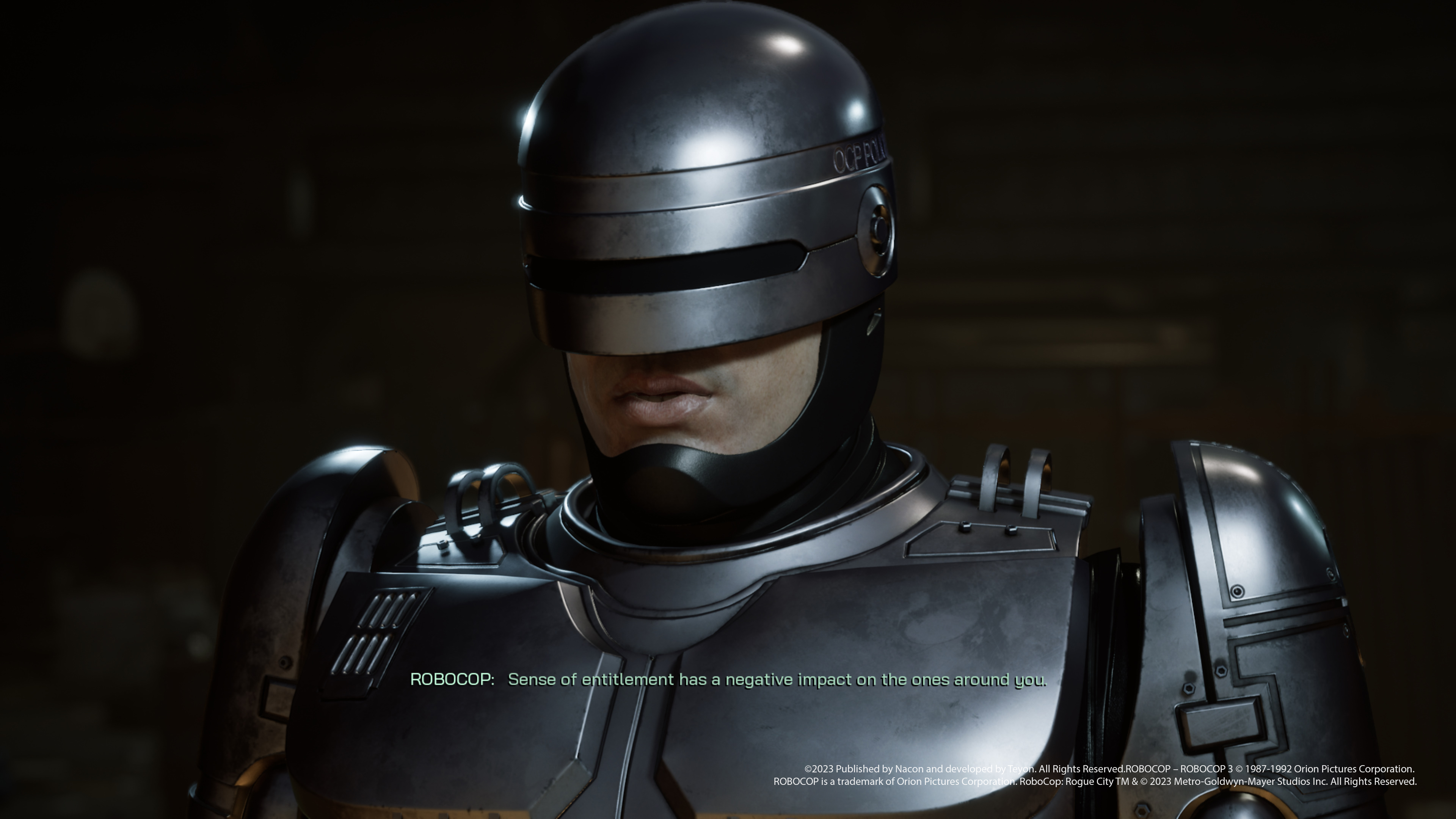 RoboCops Kopf, Nahaufnahme, mit Helm. Text auf dem Bildschirm.