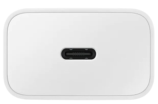 Biała głowica ładowarki USB-C. Port jest widoczny.