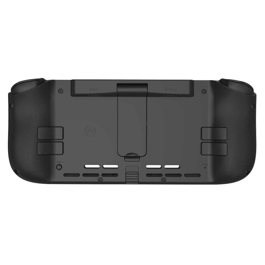 Rückansicht eines schwarzen Gamecontrollers mit Eingangs- und Ausgangsbezeichnungen. Enthält Knöpfe und Anschlüsse. Weißer Hintergrund.