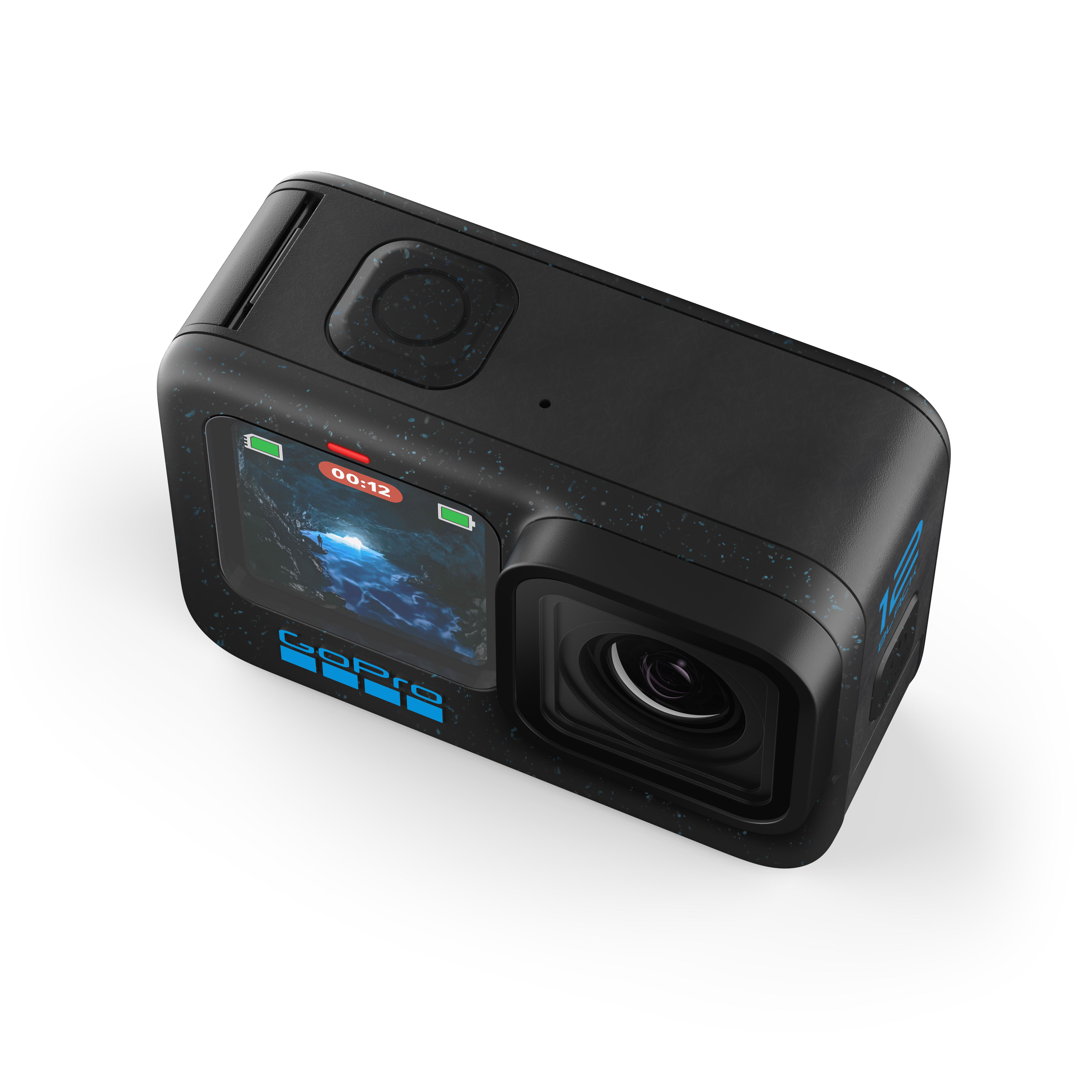 Schwarze GoPro-Action-Kamera, die ein Video anzeigt, mit dem GoPro-Logo auf der Vorderseite.