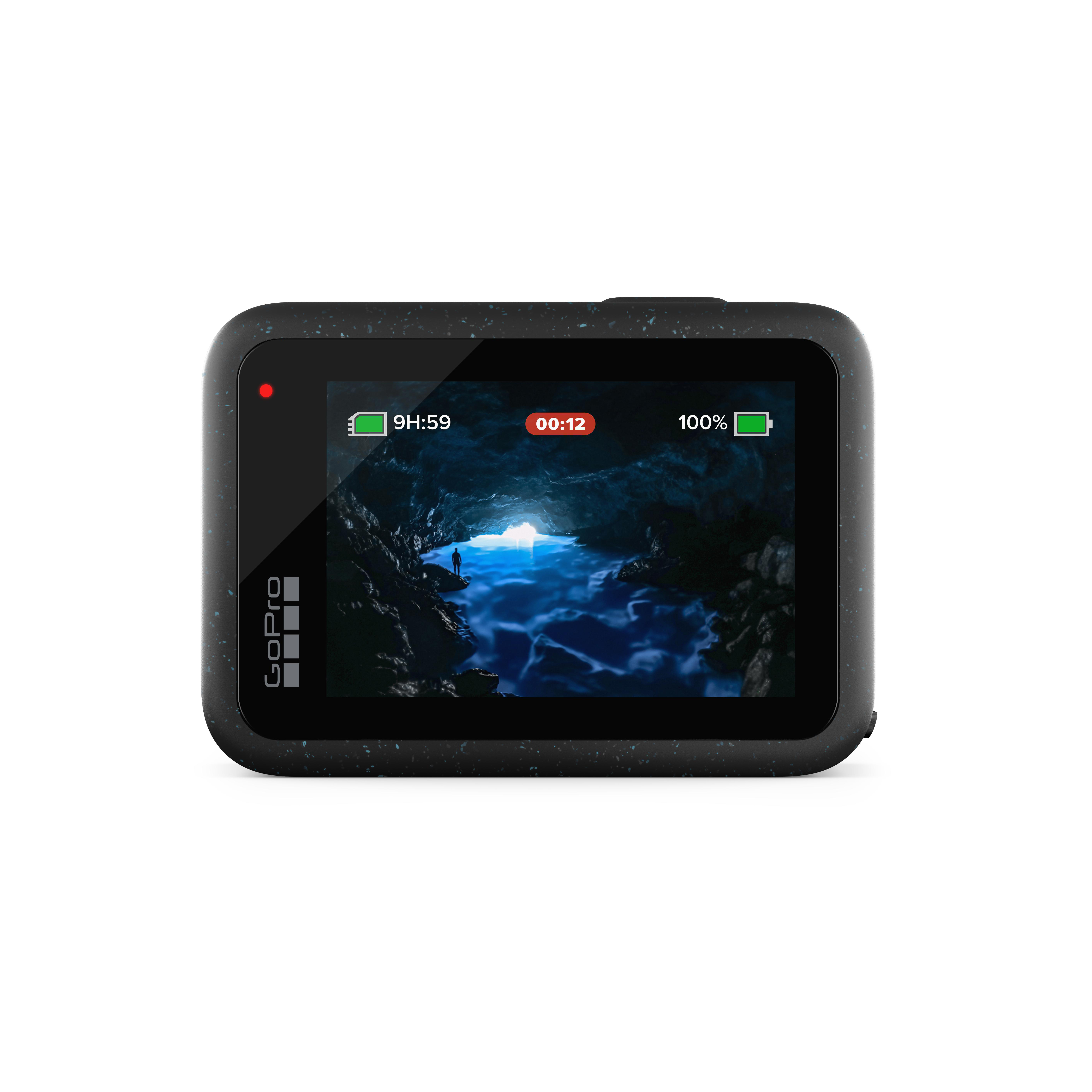 GoPro-Kamera-Bildschirm, der einen Höhleninnenraum mit einer Person zeigt. Anzeige zeigt Akku und Zeit.
