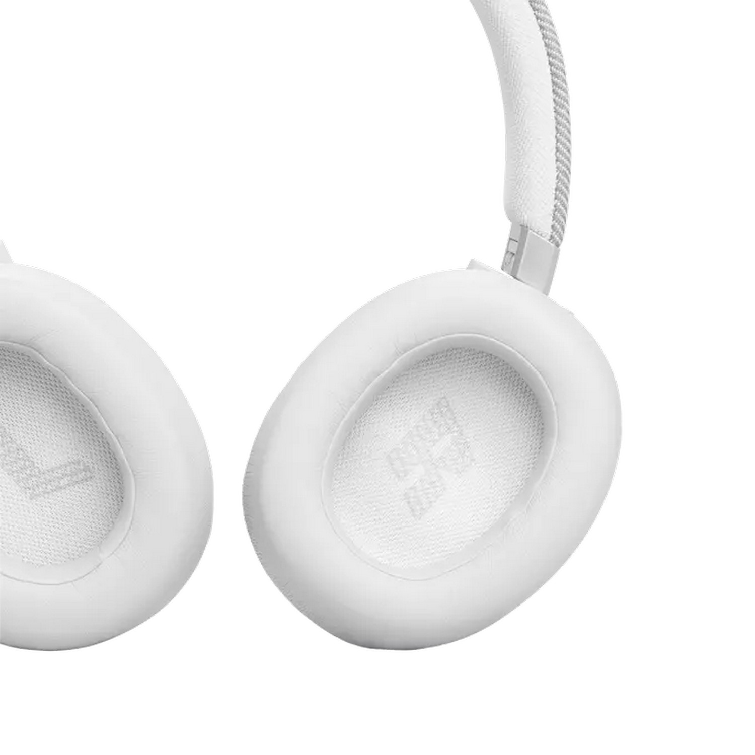 Gros plan sur un casque blanc avec coussinets doux. Bandeau en tissu gris. Isolé sur fond blanc.