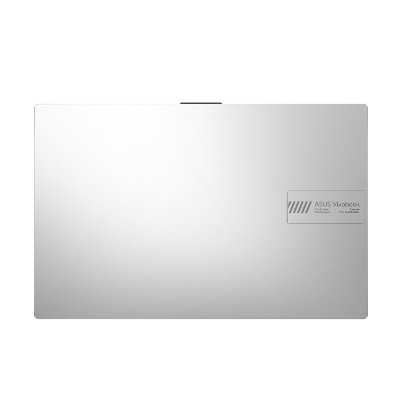 Tapa de portátil plateada, fondo blanco. Logotipo de ASUS Vivobook en el lado derecho de la tapa.