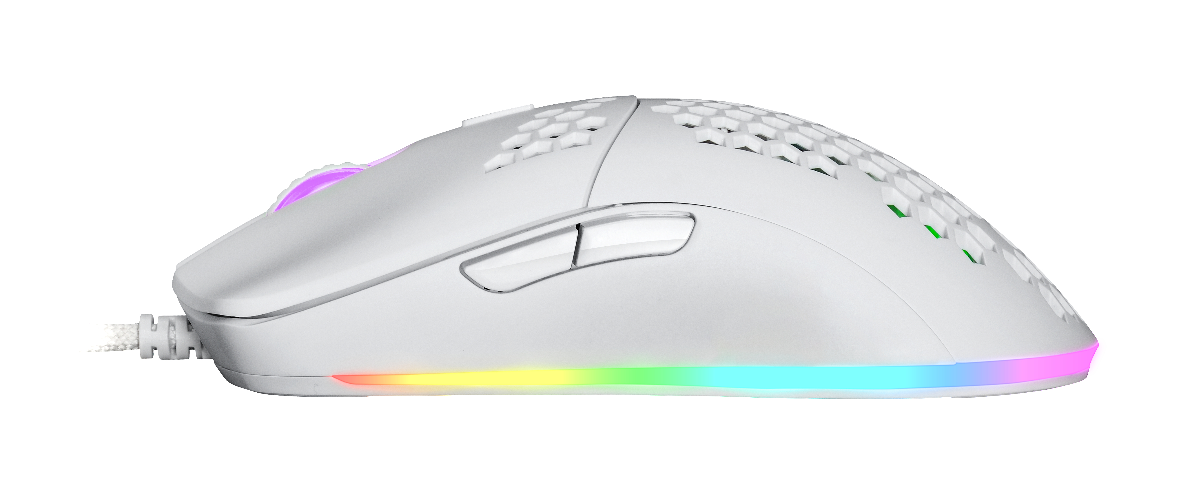 Weiße Gaming-Maus mit RGB-Beleuchtung. Wabenmuster, Seitentasten. Weißer Hintergrund.