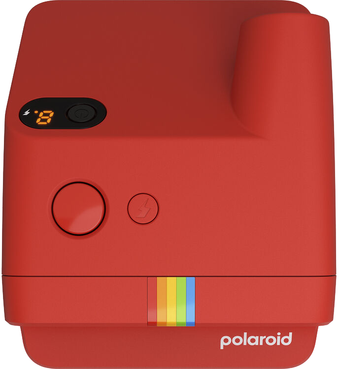 Piros Polaroid kamera szivárvány csíkkal és bekapcsológombbal.