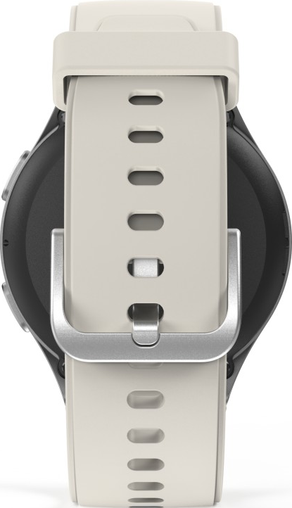 Smartwatch avec bracelet crème, fermoir en métal et dos foncé.