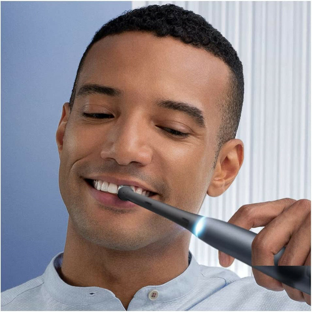 Zestaw szczoteczek magnetycznych ORAL-B IO M7 DUO Black / White