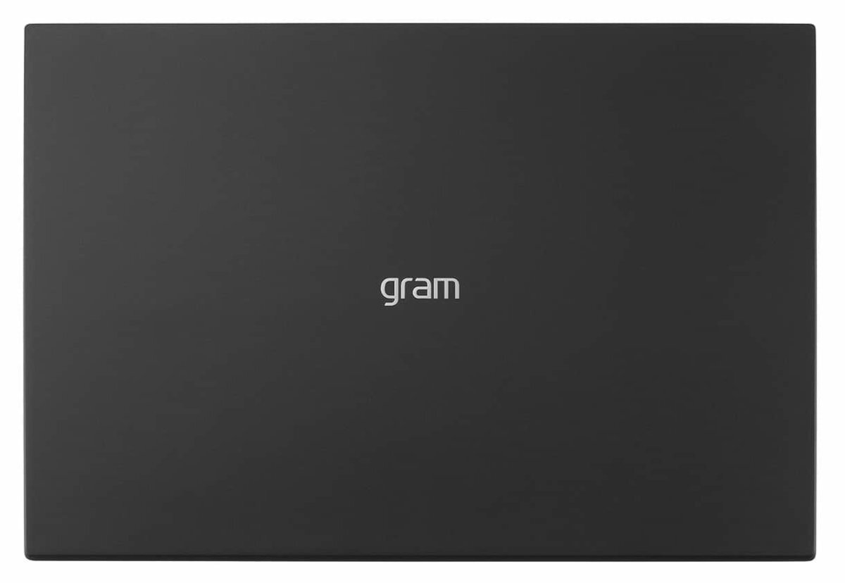 Czarny i srebrny przenośny power bank z tekstem.