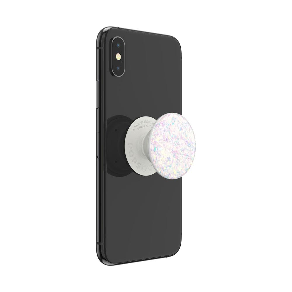 Schwarzes Telefon mit einem weißen Glitzer-PopSocket auf der Rückseite, isoliert auf Weiß.