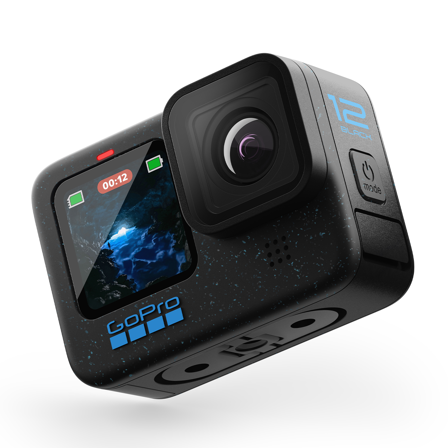 Fotocamera GoPro 12 Black. Fotocamera nera con obiettivo e schermo, vista angolata, sfondo bianco.