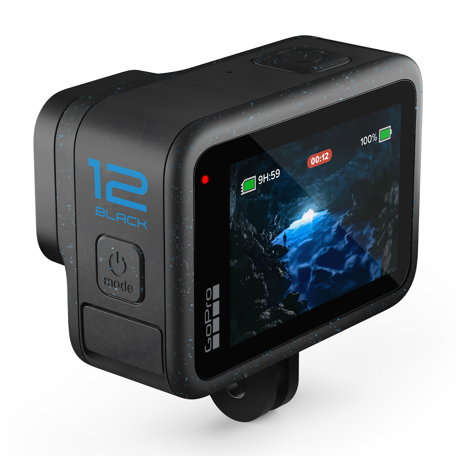 Una fotocamera nera GoPro 12 Black, che mostra uno schermo con una scena di grotta e informazioni sulla batteria.