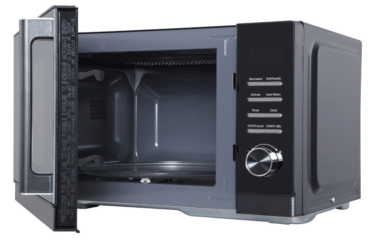Horno microondas negro con la puerta abierta, mostrando el interior.