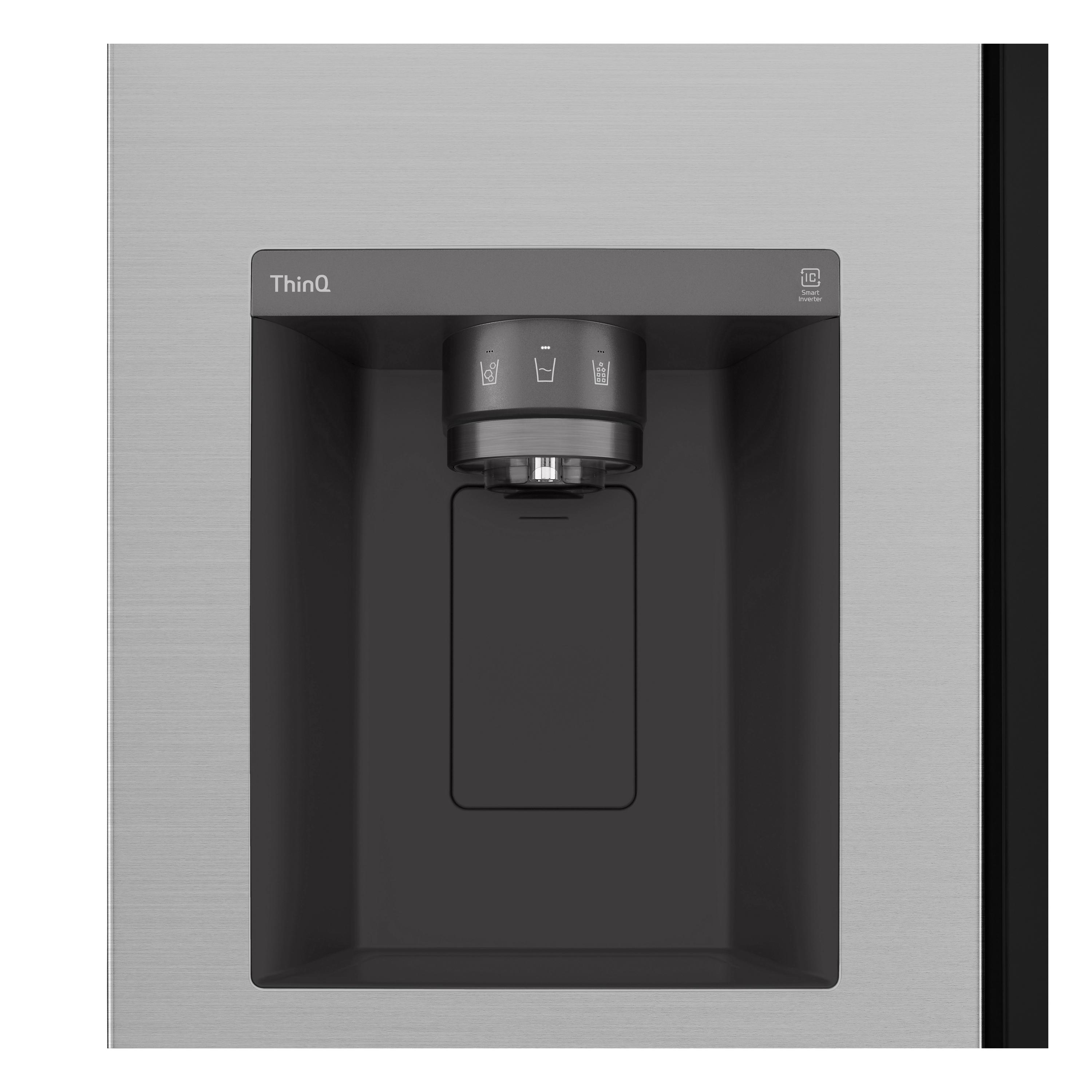 Nahaufnahme einer Edelstahltür eines LG-Kühlschranks mit dem Wasserspenderbereich.