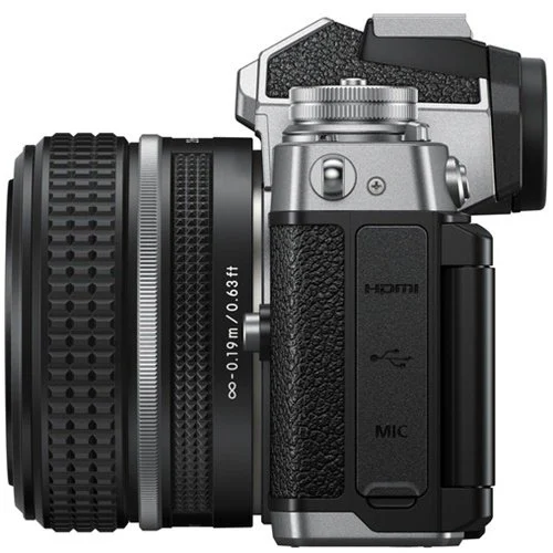 NIKON Z fc BK Lens Kit w/28 f/2.8 SE Aynasız Fotoğraf Makinesi Siyah