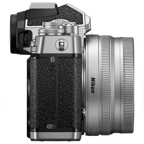NIKON Z fc Kit w/DX 16-50mm (SL) + DX 50-250mm Aynasız Fotoğraf