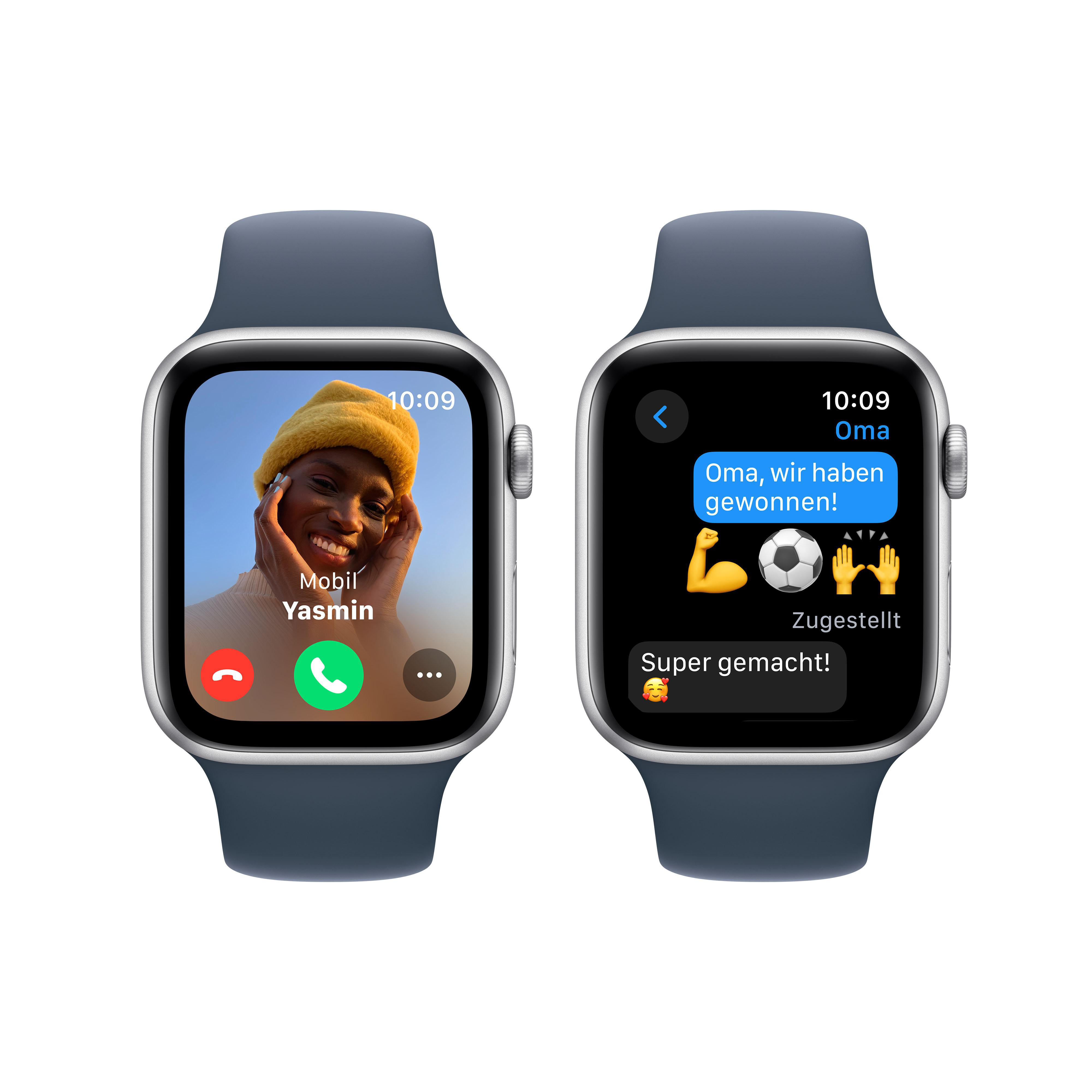 Zwei Apple Watches mit Videoanruf und Textnachrichten. Weißer Hintergrund.
