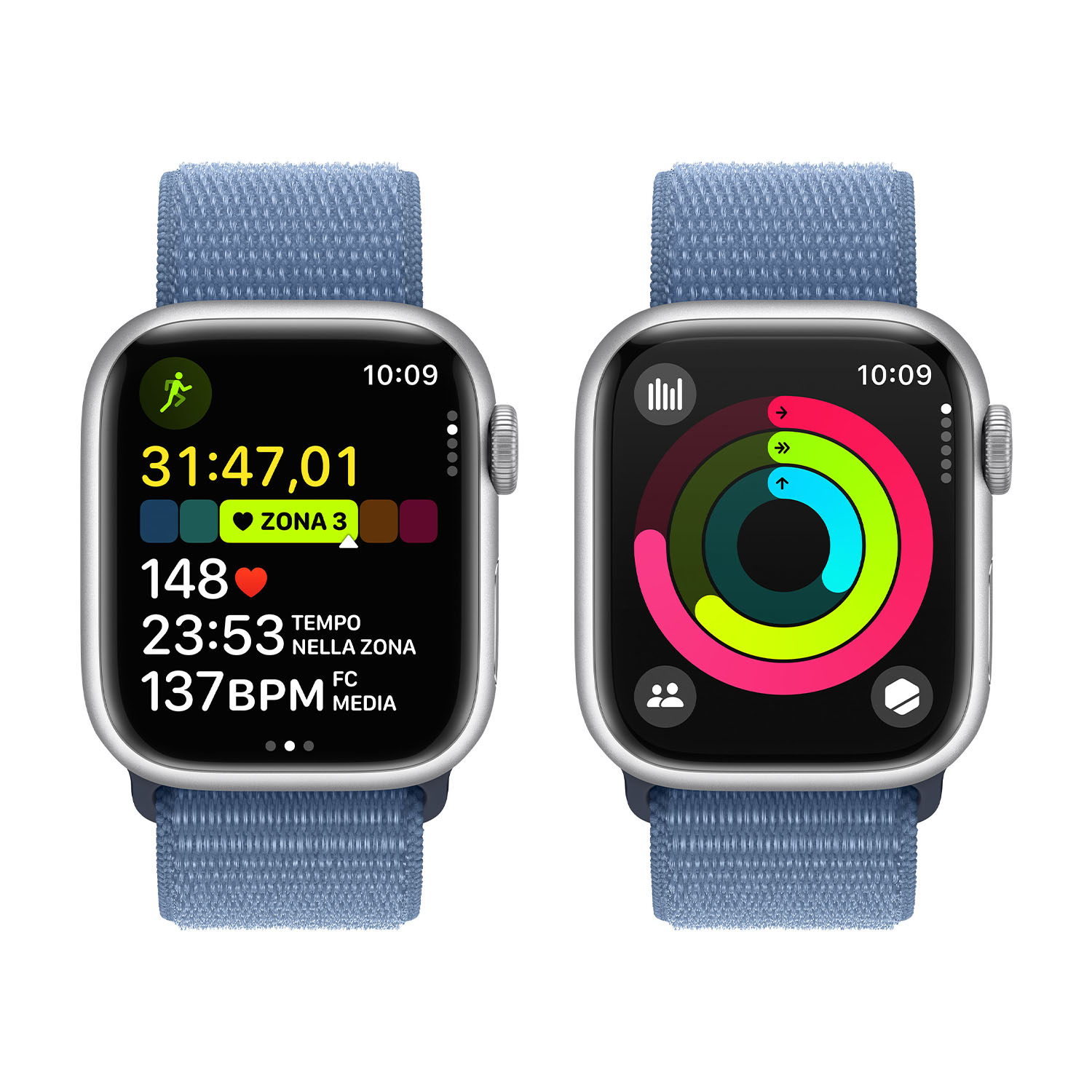 Due Apple Watch con cinturini blu. Uno mostra i dati dell'allenamento, l'altro gli anelli fitness.