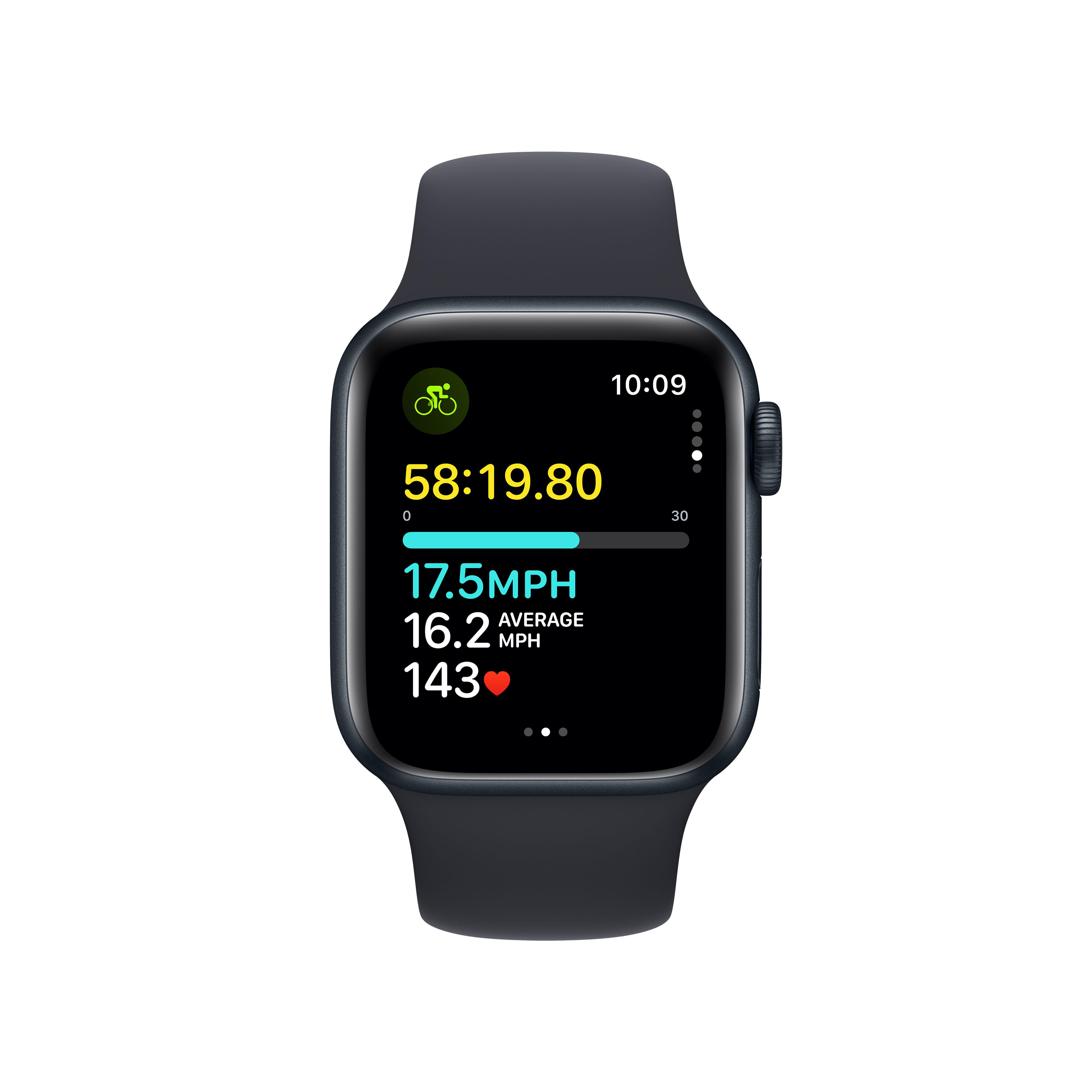 Apple Watch am Handgelenk, das Fahrradaktivitätsmetriken anzeigt: Zeit, Geschwindigkeit, Herzfrequenz und Distanz.