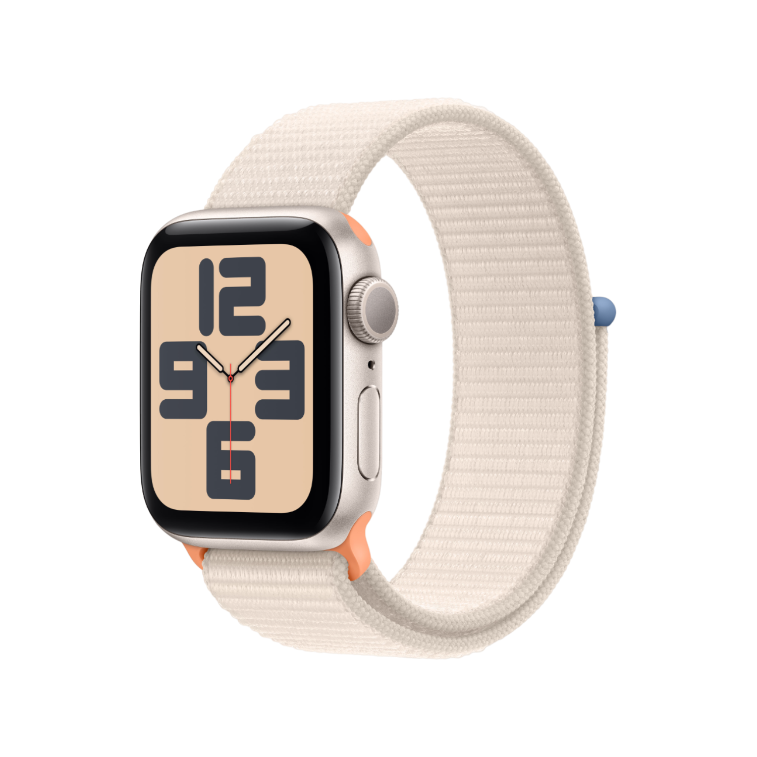Een zilveren Apple Watch met een crème band. De wijzerplaat toont de tijd.