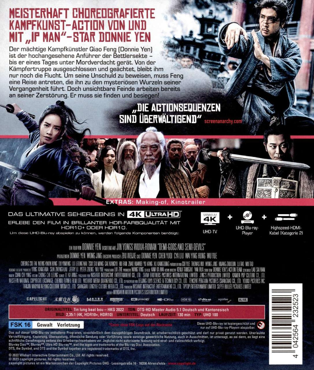 Filmcover: Schauspieler in Aktion, Text in mehreren Sprachen und Logos.