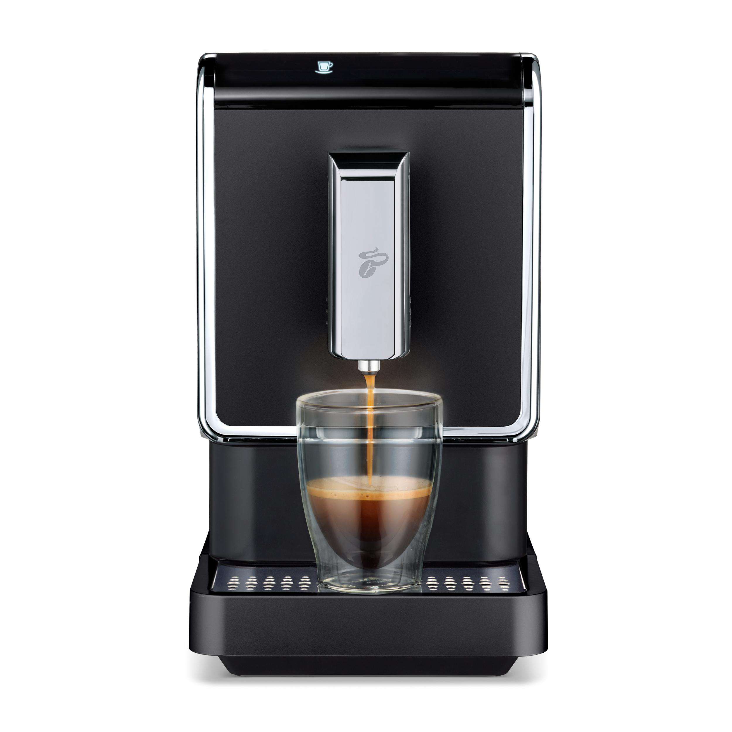 Schwarze Espressomaschine mit doppelwandigem Glas, gefüllt mit Espresso, und Chromauslauf.