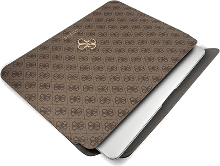 Laptop w brązowym etui z wzorem i logo Guess, częściowo otwarty.