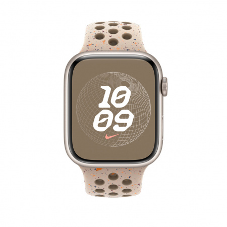 Apple Watch met Nike bandje, toont een afbeelding op het scherm, op witte achtergrond.