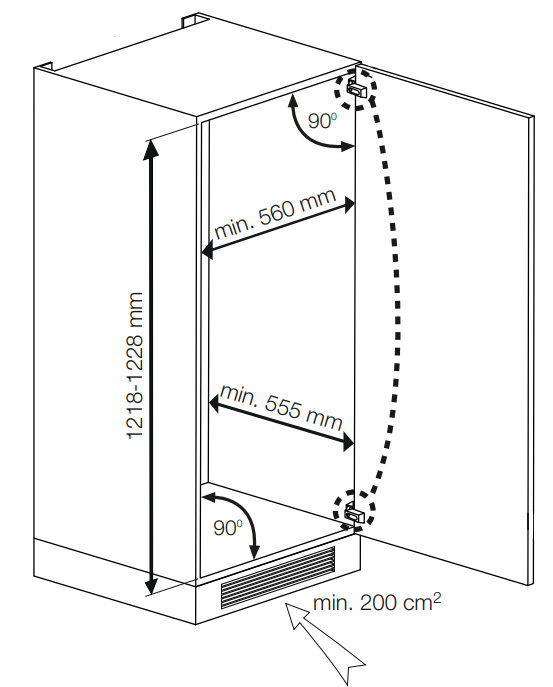 Beépített hűtőszekrény diagramja, méretekkel és ajtónyitási iránnyal.
