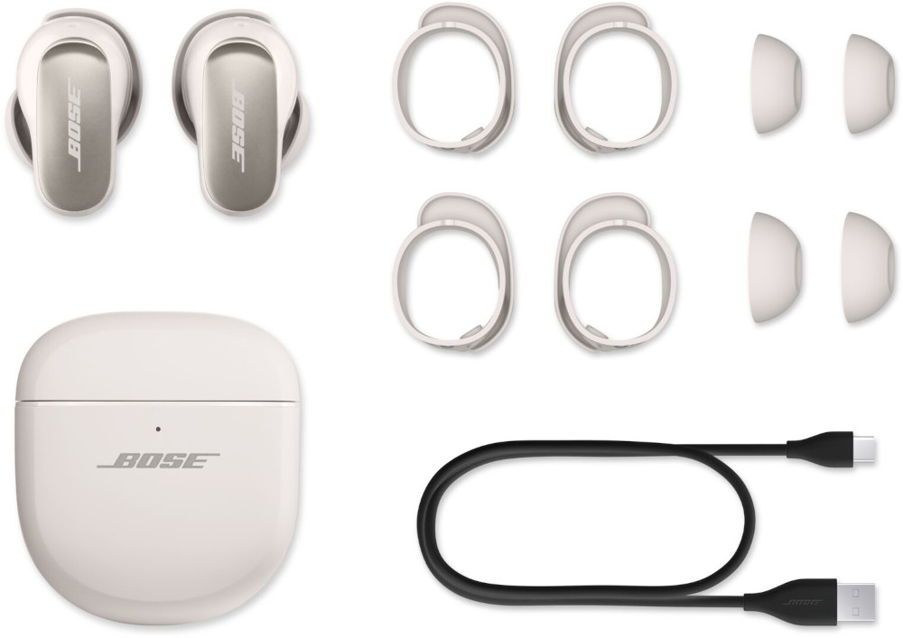 Bose oordopjes, oplaadcase, extra tips en USB-kabel.